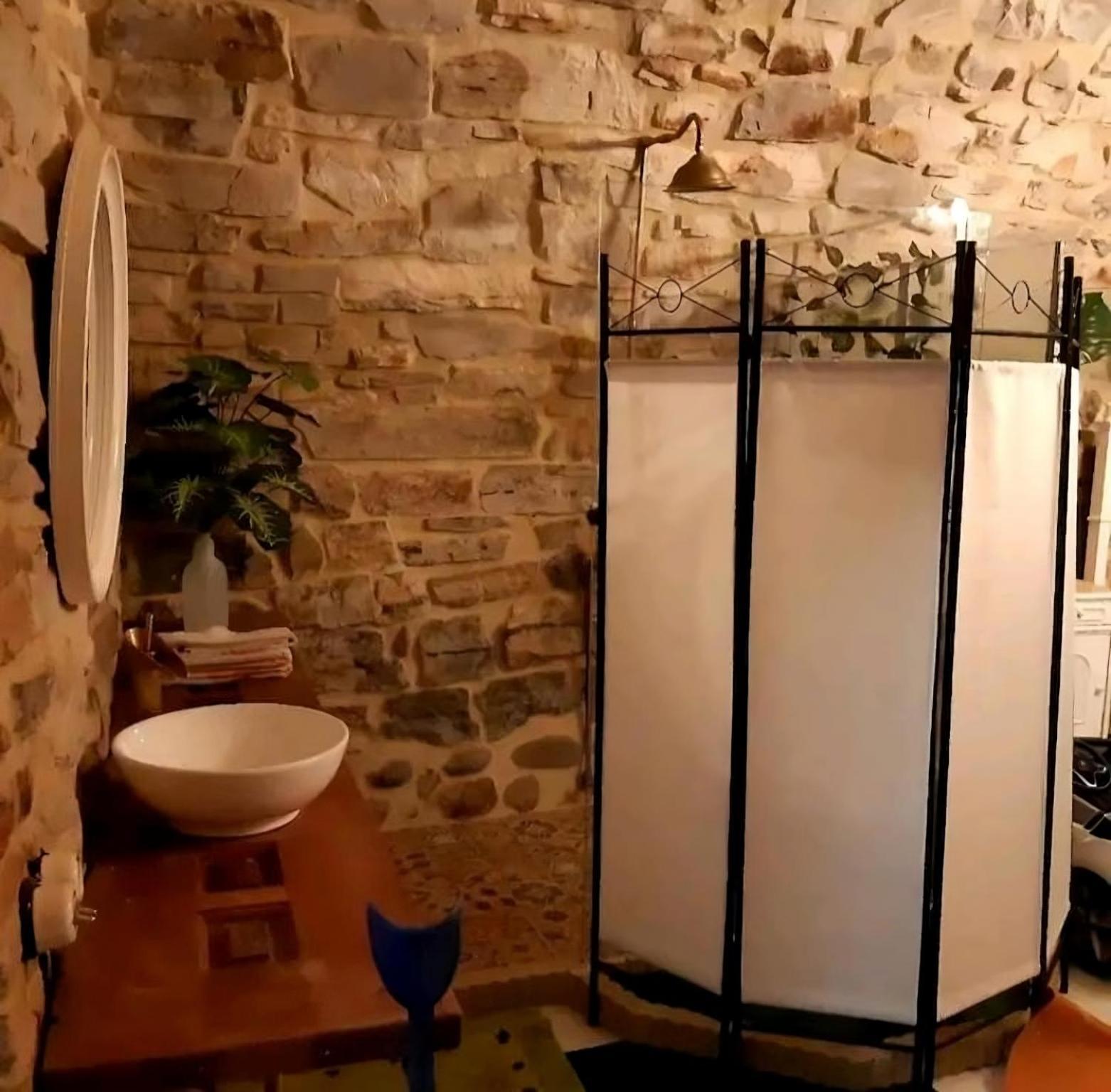 Soggiorno In Una Cantina Antica Del'500, Struttura Privata, Non Albergo Colombaro  Dış mekan fotoğraf